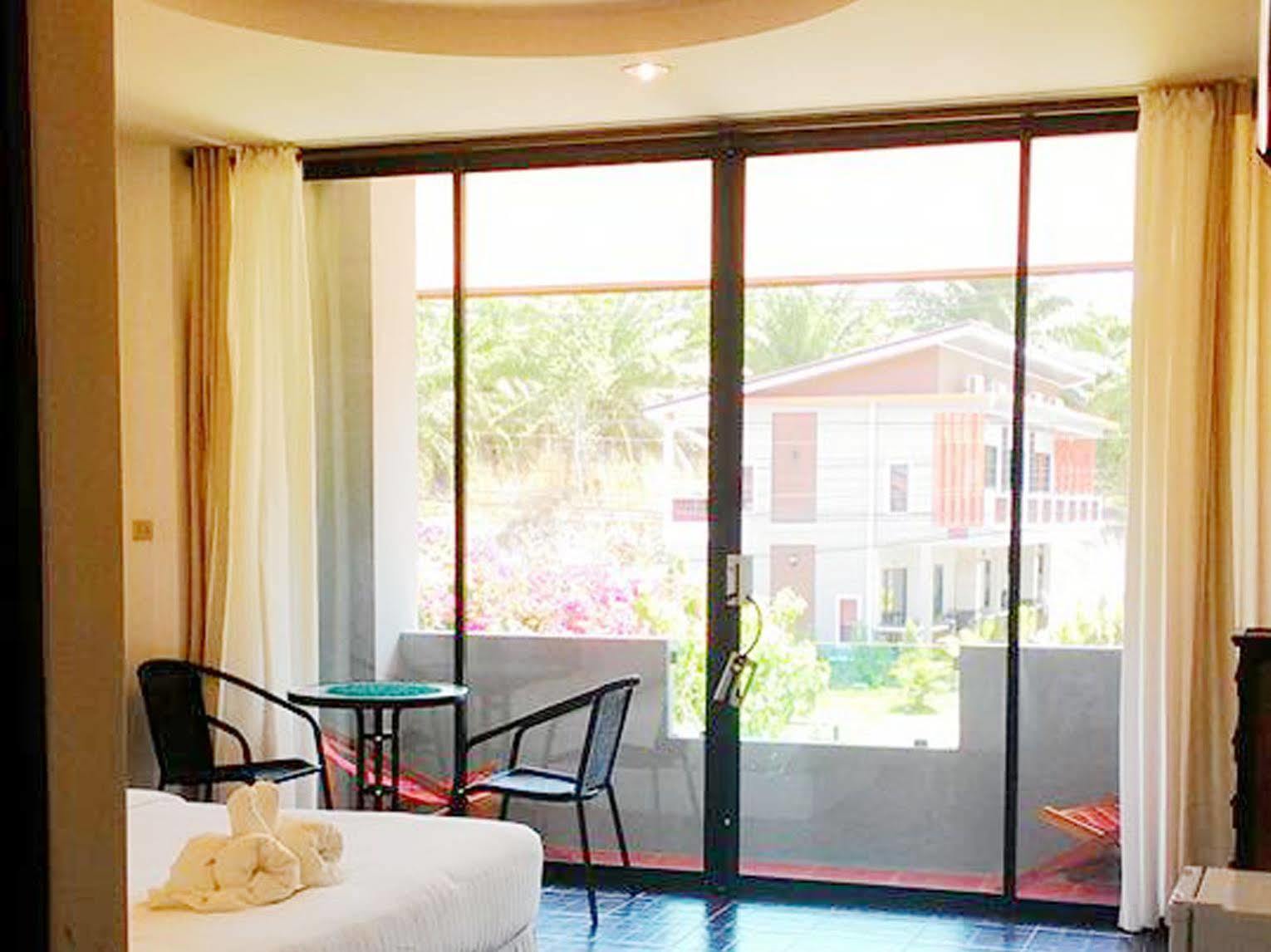 Lanta Friendly House 호텔 란타섬 외부 사진